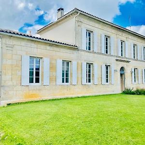 Saint-Aubin-de-Blaye Villa De Charme Au Milieu Des Vignes Exterior photo