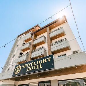 אלמינוס Spotlight Hotel Near Hundred Islands Wharf Exterior photo