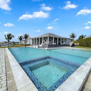 אליס טאון Largest Private Island Home & Pool Villa Exterior photo