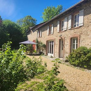 לינה וארוחת בוקר Saint-Léonard-de-Noblat La Longere Du Cheval Noir Exterior photo