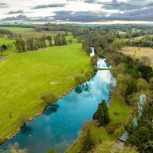 מלון ווינצ'סטר Avington Lakes Exterior photo