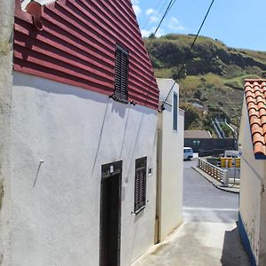 הוילה מוסטיירוס Casa Pe Na Areia Exterior photo