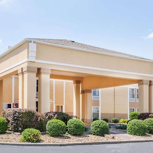 Stacer Super 8 By Wyndham Evansville North Exterior photo