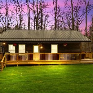 לוגן --Avail New Booking Promotions --- Secluded Cabin King Bed Xbox Wifi Hottub Games Firepit Close To Hiking Trails Exterior photo