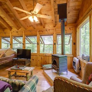 Marion Cabin With Hot Tub, On-Site Nature Trails! Exterior photo