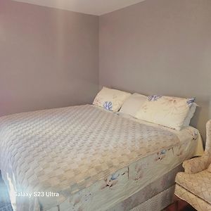 אירבינגטון Divine Villa King Bed A With Private Bathroom 6 Mins To Airport And Penn Station Exterior photo