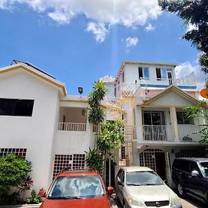 פורט-או-פרינס Two Bedroom Penthouse In Peguy-Ville Exterior photo