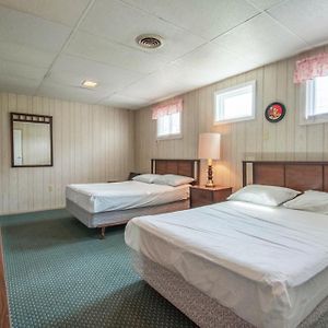 Mount Airy Spring Gulch Lodge 11 Room photo