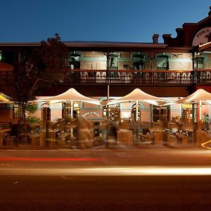 Prince Of Wales Hotel, בנברי Exterior photo