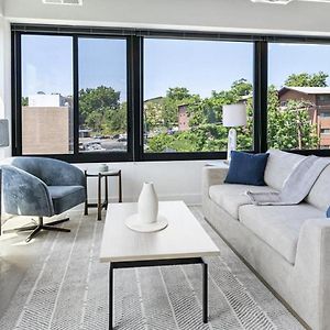 פולס צ'רץ' Landing - Modern Apartment With Amazing Amenities Exterior photo