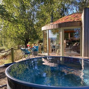 גלאזגו Luxury Romantic Roundhouse And Hot Tub For Two Exterior photo