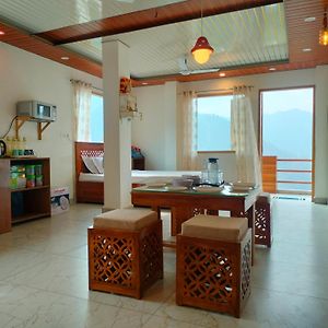 Chamba  1 Bed Room & Living Room Luxury Suite With Amazing Valley View Exterior photo