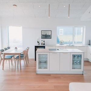 טורשאבן 2 Bedroom For 4 Guests, Modern Family Home In Hoyvik Exterior photo