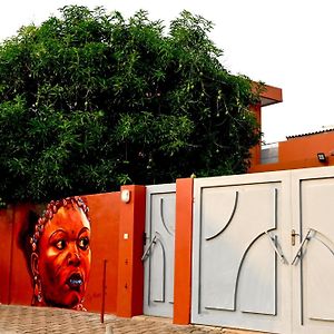 Ouidah Les Amazones Rouges Maison Moderne Et Chaleureuse Exterior photo