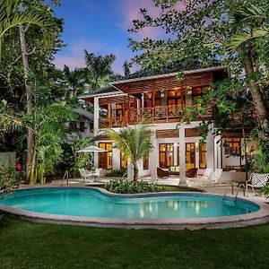 נגריל Luxury Villa Beachfront With Pool&Ac Exterior photo