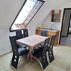 מלון אורבייניאש Aniiza Apartman Exterior photo