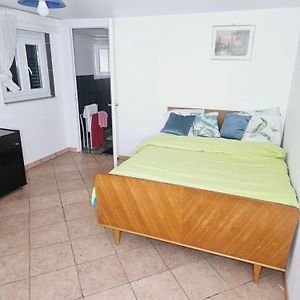 מלון בורג-אן-ברס 3 Rue Maurice Utrillo Room photo