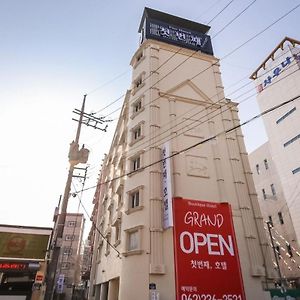 Gwangju Metropolitan City The First Boutique Hotel Exterior photo