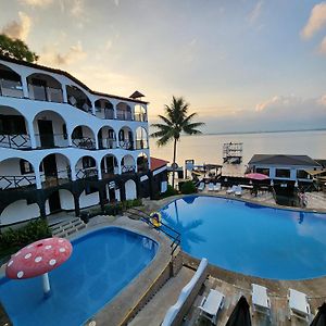 Castillo de San Felipe Hotel Mi Paraiso Rio Dulce Exterior photo