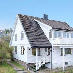 דירות הורטן Familievennlig Med Hage Og Fjordutsikt Exterior photo