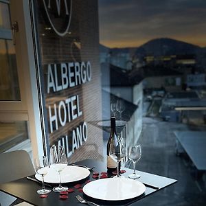 מנדריסיו Hotel Albergo Milano Exterior photo