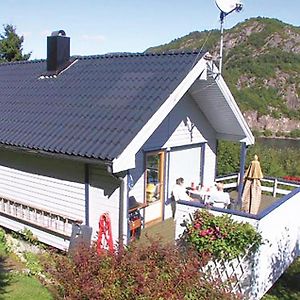Osestad Cozy Home In Lyngdal With Kitchen Exterior photo