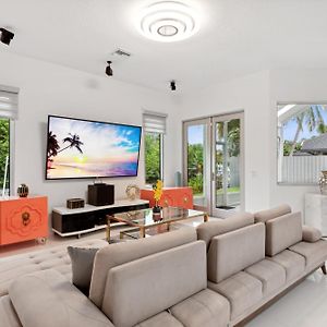 וסט פאלם ביץ' Luxury Modern Waterfront House In Best Location! King Bed Suite & Close To Beach Exterior photo