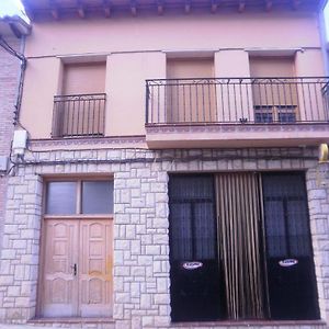 מלון Bar Hostal Torralba De Los Sisones Exterior photo