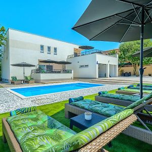 Dicmo Luxury Villa Nikoma With Heated Pool And Whirlpool Exterior photo