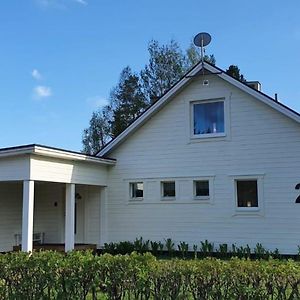 Vidsel Villa Norrland, Modern Im Skandinavischen Stil, Mit Kamin, Garten Und Saunafass Exterior photo