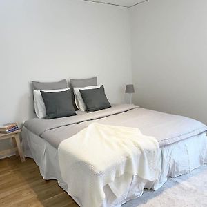 Ljugarn Beautiful Apartment,3 Min Walk From The Waterfront Exterior photo