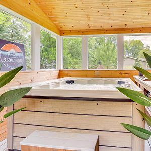 Newton Falls Charming Family Home In Lake Milton With Hot Tub! Exterior photo