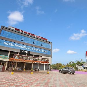 Hālol Oyo Hotel Navrang Exterior photo