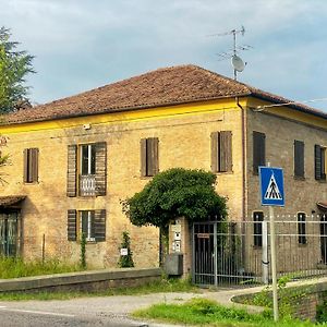 לינה וארוחת בוקר פררה A Casa Di Maica Exterior photo