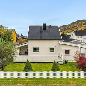 Modern House In Secluded Central Orkanger אורקנגר Exterior photo