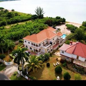 בלאק ריבר Indigo Beach Villa Exterior photo