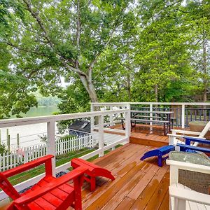Charming Waterford Home With Dock On Niantic River! Exterior photo