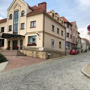 סאנדומירז Hotel Basztowy Exterior photo