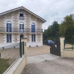 לינה וארוחת בוקר Montendre Montplaisir Exterior photo