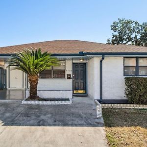 הוילה מטיירי Nola Vacation Hub Exterior photo