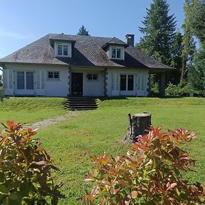 הוילה Lanobre La Maison Au Coeur De L Auvergne Exterior photo