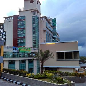 בוקיטינגי Grand Royal Denai Hotel Exterior photo