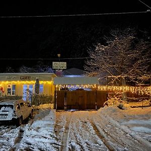 מלון Lentekhi Konstantaa Exterior photo