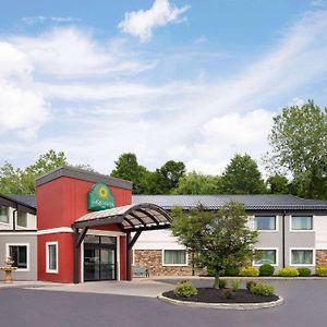 וויליאמסוויל La Quinta Inn By Wyndham Buffalo Airport Exterior photo