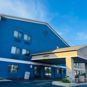 Whitefish Bay Americinn By Wyndham Glendale Milwaukee Exterior photo