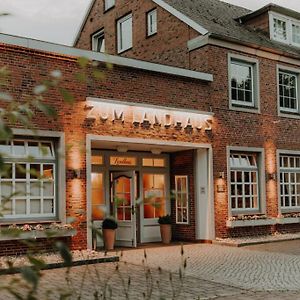 Hohenwestedt Hotel Und Restaurant Landhaus Veranstaltungshaus Exterior photo