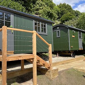 הוילה פיינסוויק Shepherd Huts At Sheepscombe Exterior photo