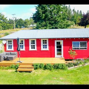 הוילה אואהמרו Little Red School House Exterior photo