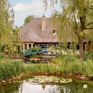 Mirbeau Inn & Spa - סקניאטלס Exterior photo