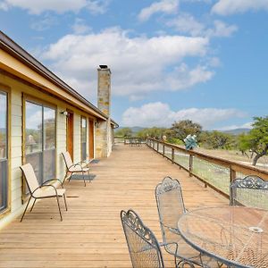 Medina Secluded Texas Hill Country Vacation Rental - Deck Exterior photo